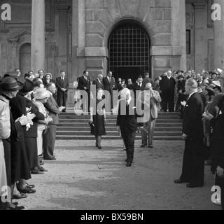 Tschechoslowakische Außenminister Jan Masaryk und Präsident Edvard Benes treffen tschechoslowakischer Schriftsteller. Jan Masaryk starb im März Stockfoto