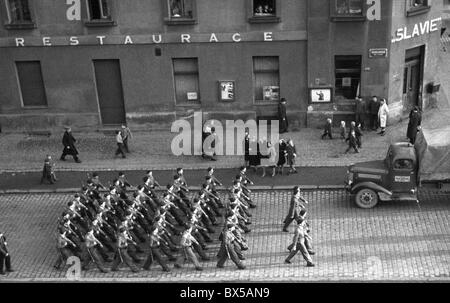 Prag, CKD Stalingrad (Name der Fabrik) Arbeitnehmer Miliz - Volksrepublik beide feiern ihren dritten Geburtstag Stockfoto