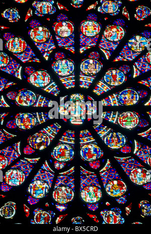 Der Süden Rose Glasfenster der Kathedrale von Notre Dame de Paris war ein Geschenk von König Saint Louis. Stockfoto