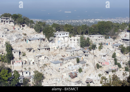 Januar 2010 Erdbeben verursachten Schäden in den Slums, Port au Prince, Haiti, Karibik, Karibik, Mittelamerika Stockfoto