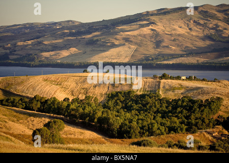 sizilianische Landschaft im Sommer Stockfoto