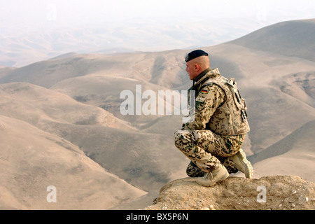 Ein Bundeswehr-Soldaten der ISAF-Patrouille, Mazar-e Sharif, Afghanistan Stockfoto