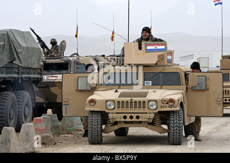 Konvoi-Schutz von kroatischen Soldaten im Camp Marmal Mazar-e Sharif, Afghanistan Stockfoto