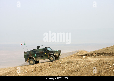 Bundeswehr-Soldaten der ISAF patrouillieren in den Marmal Bergen in einem gepanzerten Truppentransporter Dingo, Mazar-e Sharif, Afghanistan Stockfoto