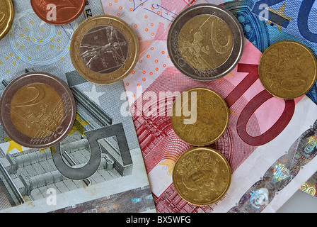 Euro-Geld, Münzen und Banknoten Stockfoto