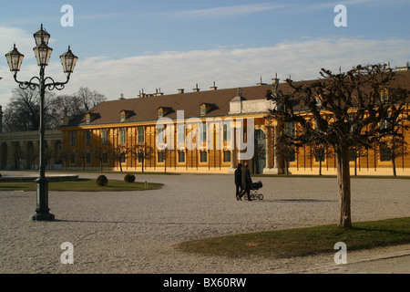 Ehrenhof im Schloss Schönbrunn - Wien, Wien, Österreich. Oesterreich Stockfoto