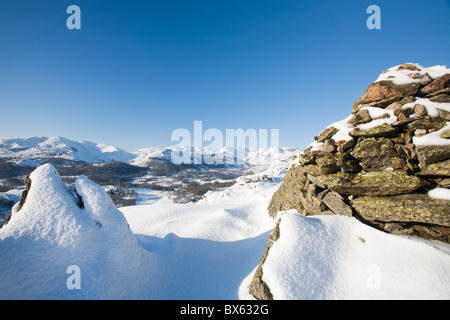 Langdale Tal von Loughrigg im Lake District, Großbritannien, im Winterwetter. Stockfoto