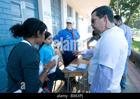 Reporter für Kommunalwahlen Costa Rica Stockfoto