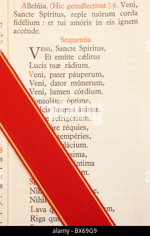 Lateinischen Messbuch auf eine traditionalistische katholische Wallfahrtsort, Paris, Frankreich, Europa Stockfoto