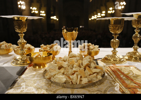 Eucharistie in Notre-Dame de Paris, Paris, Frankreich, Europa Stockfoto