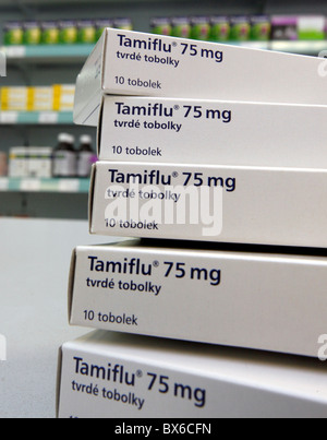 ***DATEI FOTO*** eine der letzten Packungen des Medikaments Tamiflu ist verfügbar, aber bereits von Kunden gebucht Ein Schild 'Grippe' (Chripka in CZ Stockfoto