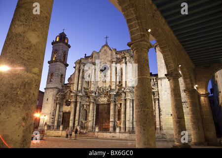 Kathedrale de San Cristobal, aus 1748 in der Plaza De La Catedral, Habana Vieja, UNESCO-Weltkulturerbe, Havanna, Kuba Stockfoto