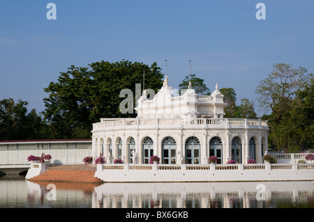 Der italienische Pavillon im Garten des alten königlichen Sommerpalast in Bang Pa In, Ayuttaya Provinz, Thailand Stockfoto