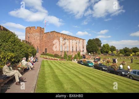 Schlosspark in Sommersonne, Shrewsbury, Shropshire, England, Vereinigtes Königreich, Europa Stockfoto