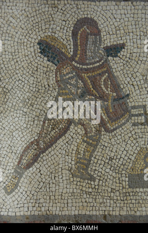 Detail eines Gladiators von Teppich-Grenze im Mosaik aus 350 n. Chr., Villa Romana, Bignor, West Sussex, England, UK Stockfoto