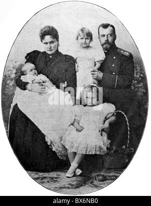 Nikolaus II. Alexandrowitsch, 6.5.298 - 16.7.1918, Kaiser von Russland 21.10.1894 - 2.3.1917, mit seiner Familie, Frau, der Ehefrau Alexandra Feodorowna, den Töchtern Maria, Tatiana und Olga, ca. 1900, Stockfoto