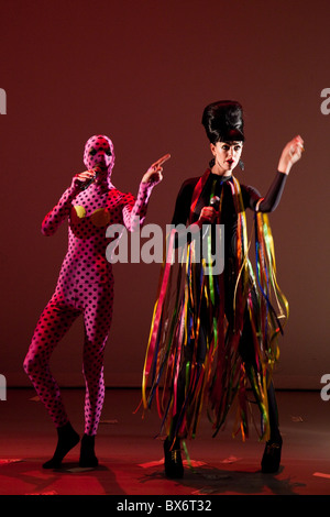 LONDON, ENGLAND - Bourgeois und Maurice "Can ' t Dance", durchgeführt im Lilian Baylis Studio, Sadler es Wells Stockfoto