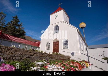 Kirche, Neskaupstadur, der am stärksten isolierten Stadt in all den Osten Fjorden, Osten Fjorde Region (Austurland), Island Stockfoto