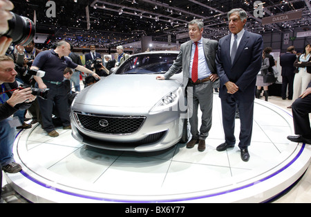 Ratan N. Tata, Paolo Pininfarina, Tata Prima, Auto Stockfoto