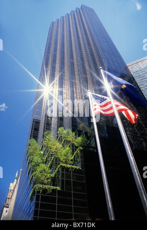 Sonnenlicht reflektiert den Trump Tower, Manhattan, New York City, New York, USA. Stockfoto