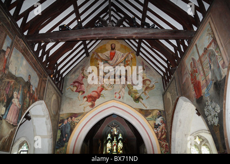 Wandmalereien im Inneren Berwick Gemeinde in East Sussex, England Stockfoto