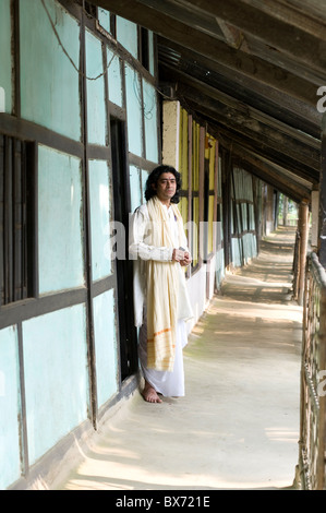 Mönch, Dankhinbat Hindu-Kloster, Majuli Insel, Assam, Indien, Asien Stockfoto