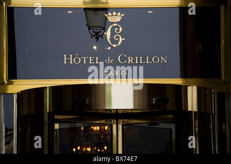 Eingang zum Hotel de Crillon auf der Place De La concorde Stockfoto