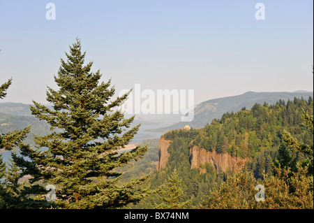 USA, Oregon, Columbia River Gorge, Chanticleer Punkt Vista Haus in Crown Point Stockfoto