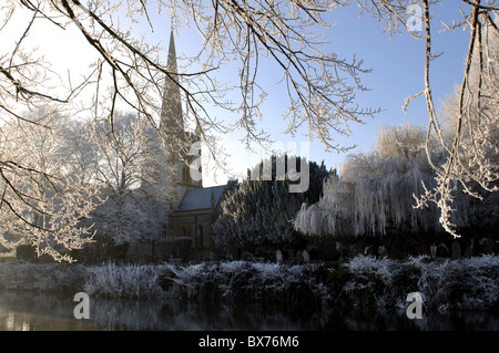 Holy Trinity Church und Fluß Avon in Stratford Winter Warwickshire, England, UK Stockfoto