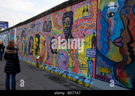 Berliner Mauer, East Side Gallery auf Muhlenstrasse, Berlin, Deutschland, Europa Stockfoto