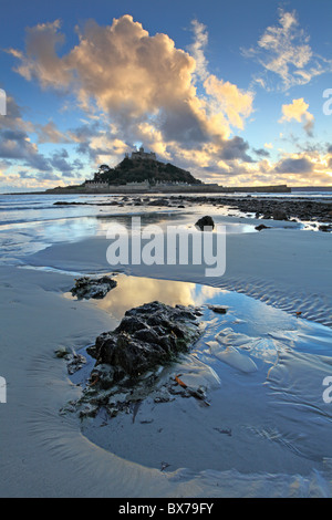 St. Michaels Mount erfasst bei Sonnenuntergang Stockfoto