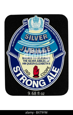 Ind Coope Silver Jubilee Strong Ale-Flaschen-Etikett - 1977. Stockfoto