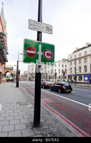 Durchsetzung Kamera Verkehrszeichen, Congestion Charge Zeichen & kein Eintrag unterzeichnen in London. Stockfoto