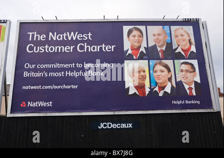 JCDecaux-Plakat-Website mit Werbeplakat für NatWest Bank UK Stockfoto