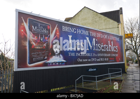 JCDecaux-Plakat-Website mit Werbeplakate für Les Miserables auf DVD und Blu-Ray Stockfoto