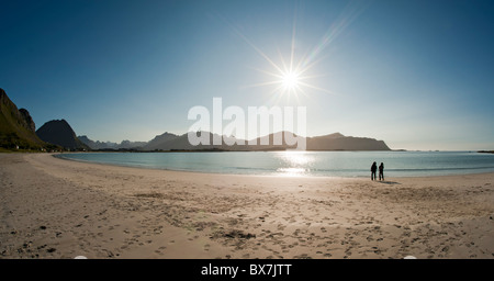 Strand von Ramberg Dorf, Flakstad auf Lofoten, Nord-Norwegen Stockfoto