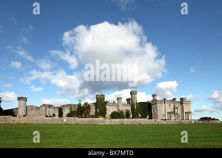 Ostansicht Bodelwyddan Burg in der Nähe von Bodelwyddan Denbighshire Nord-Wales Stockfoto