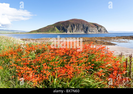 Davaar Island an der Einmündung des Campbeltown Loch, der über die Kildalloig Bay, auf der Halbinsel Kintyre, Argyll & Bute, Schottland, Großbritannien, liegt Stockfoto