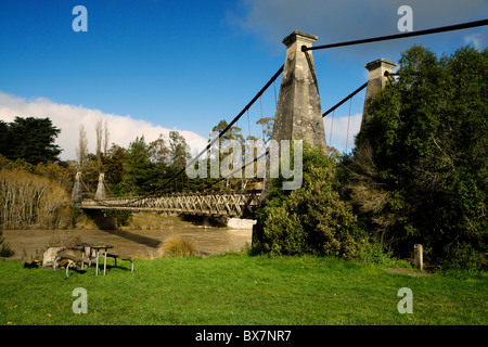 Clifden Brücke New Zealand, seltsam ähnlich wie Brunels Clifton Bridge Stockfoto