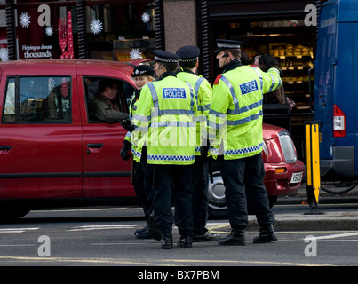 Metropolitan Polizisten im Dienst in London. Stockfoto