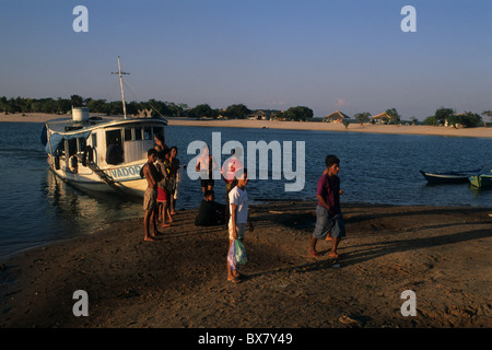 Passagiere auf einem Schiff auf dem Fluss Tapajos.  ALTER CHAO (Amazonasbecken) Bundesstaat Pará, Brasilien Stockfoto