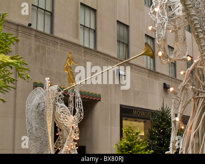 Herald Angel Dekoration, Rockefeller Center, NYC Stockfoto