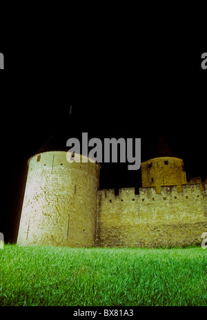 La Cite einer mittelalterlichen feudalen Festung in der Stadt Carcassonne Languedoc-Roussillon Frankreich Europa Stockfoto