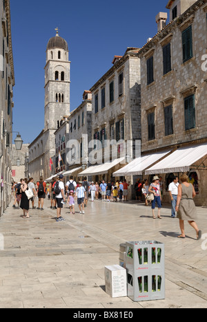 Die Hauptstraße von Dubronik, Placa, auch bekannt als Stradun, durchquert die Altstadt von Ost nach West. Die Stradun ist vollgepackt mit... Stockfoto