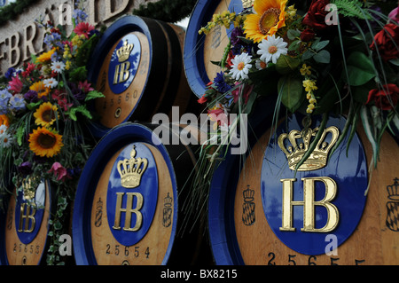 HB-Fässer auf dem Oktoberfest in München Stockfoto