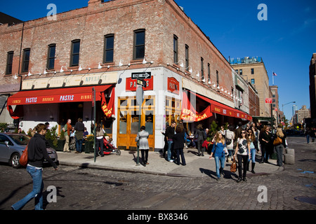 Französisches Bistro Pastis in der trendigen Meatpacking District in New York. Stockfoto