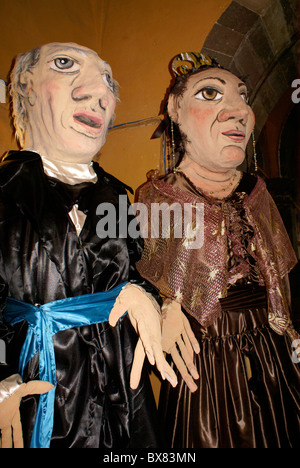 Mojigangas, riesige Pappmaché Marionetten in der Bellas Artes, San Miguel de Allende, Mexiko. Stockfoto