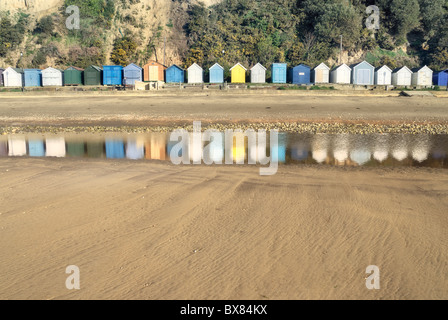 Umkleidekabinen am Strand von Shanklin, Isle Of Wight Stockfoto