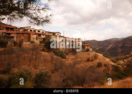 Dorf von Gourri in den östlichen Ausläufern des Troodos-Gebirges. Stockfoto