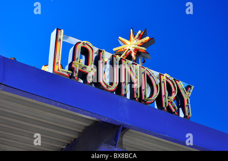 Neon Wäscheservice Zeichen, Las Vegas, Nevada, USA Stockfoto